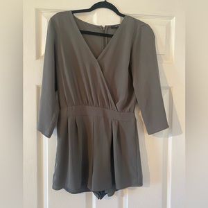 Forever 21 S olive romper long sleeve